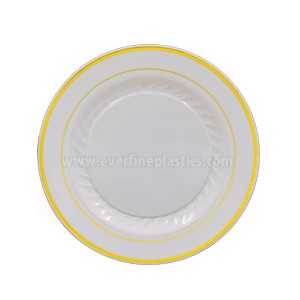plastové taniere